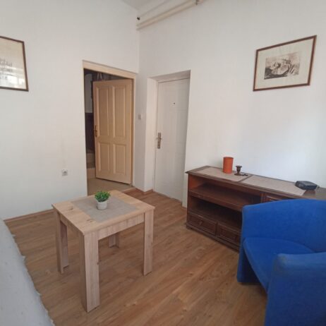 Garsonjera kod Saborne crkve 220e kontakt 0638448929