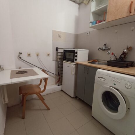 Garsonjera kod Saborne crkve 220e kontakt 0638448929