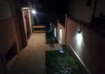 Izdajem studentkinjama lepe sobe iznad FZNR-a i DIF-a, CG,WiFi,VM, zajedničko kupatilo i kuhinja, poseban ulaz, cena 80e sa svim troškovima. 0655900700.