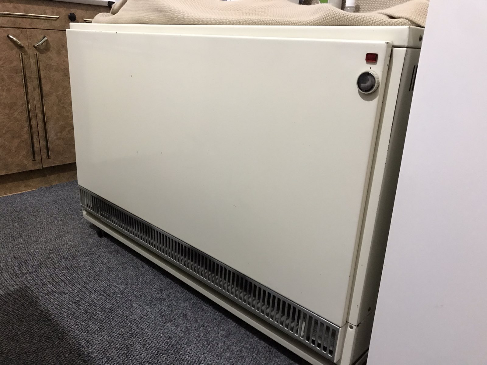 Termoakomulaciona Pec MAGNOHROM KRALJEVO TA 4.5KW sa postolj 110 €