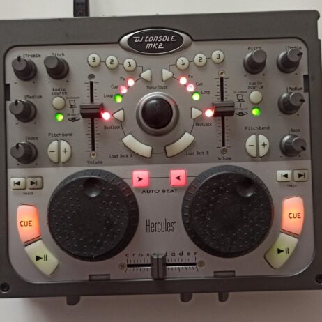 Hercules DJ Console MK2, kompaktna DJ mikseta – kontroler