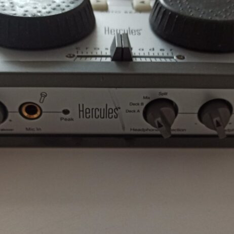 Hercules DJ Console MK2, kompaktna DJ mikseta – kontroler