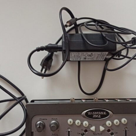 Hercules DJ Console MK2, kompaktna DJ mikseta – kontroler