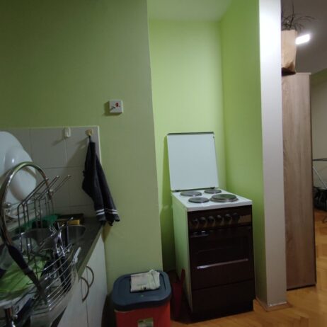 Izdajem namesten stan 30 m2 ta grejanje kod slatke kuce u durlanu. Povoljno zbog prodaje 0641360826