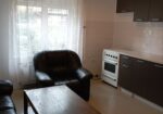 Izdajem polunamesten stan u prizemlju kuce u Durlanu, poseban ulaz , odvojena struja , grejanje TA. 0637627095