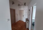 Izdaje se dvosoban stan,42 m² kompletno namesten,centralno grejanje,lift, Josifa Pancica 6 kod Imidza ,na zadnjem spratu. Cena 330 evra.0638720949
