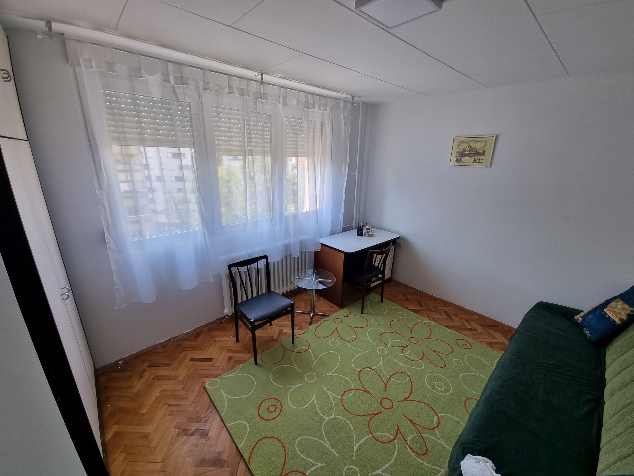 Izdaje se namešten renoviran dvoiposoban stan od 69m² na početku Bulevara Nemanjića u Nišu