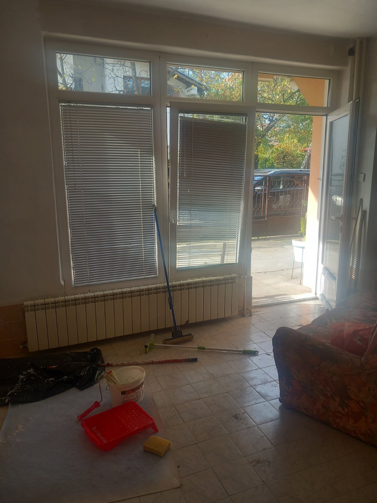 Izdajem poslovni prostor pogodan za sve namene 35m2 ulica Cele kula II Nis iza trosarinske pijace. 0694110968