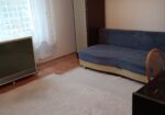 Izdajem polunamesten stan u prizemlju kuce u Durlanu, poseban ulaz , odvojena struja , grejanje TA. 0637627095