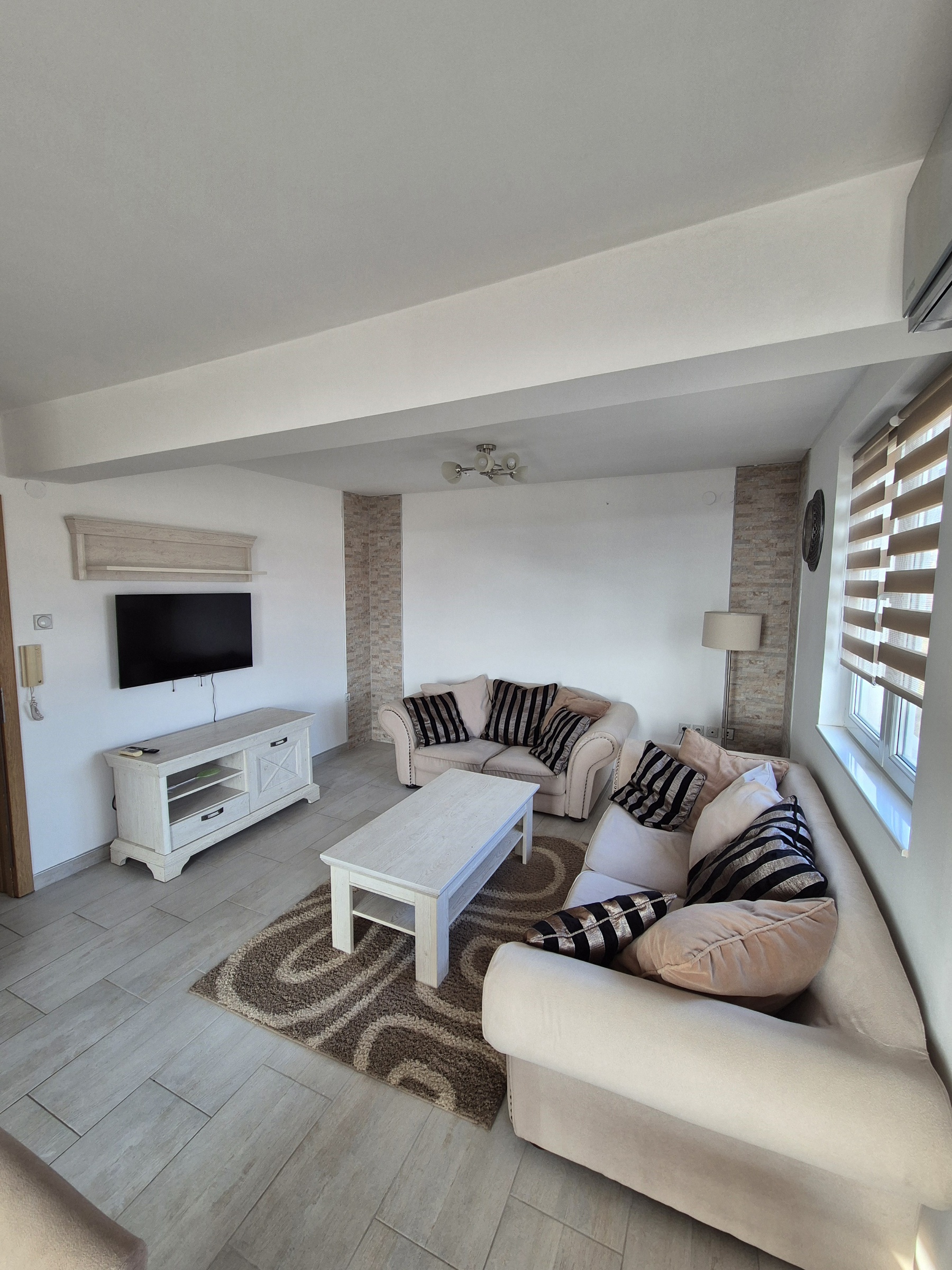 Izdajem dvoiposoban stan 60m2 Pantelej