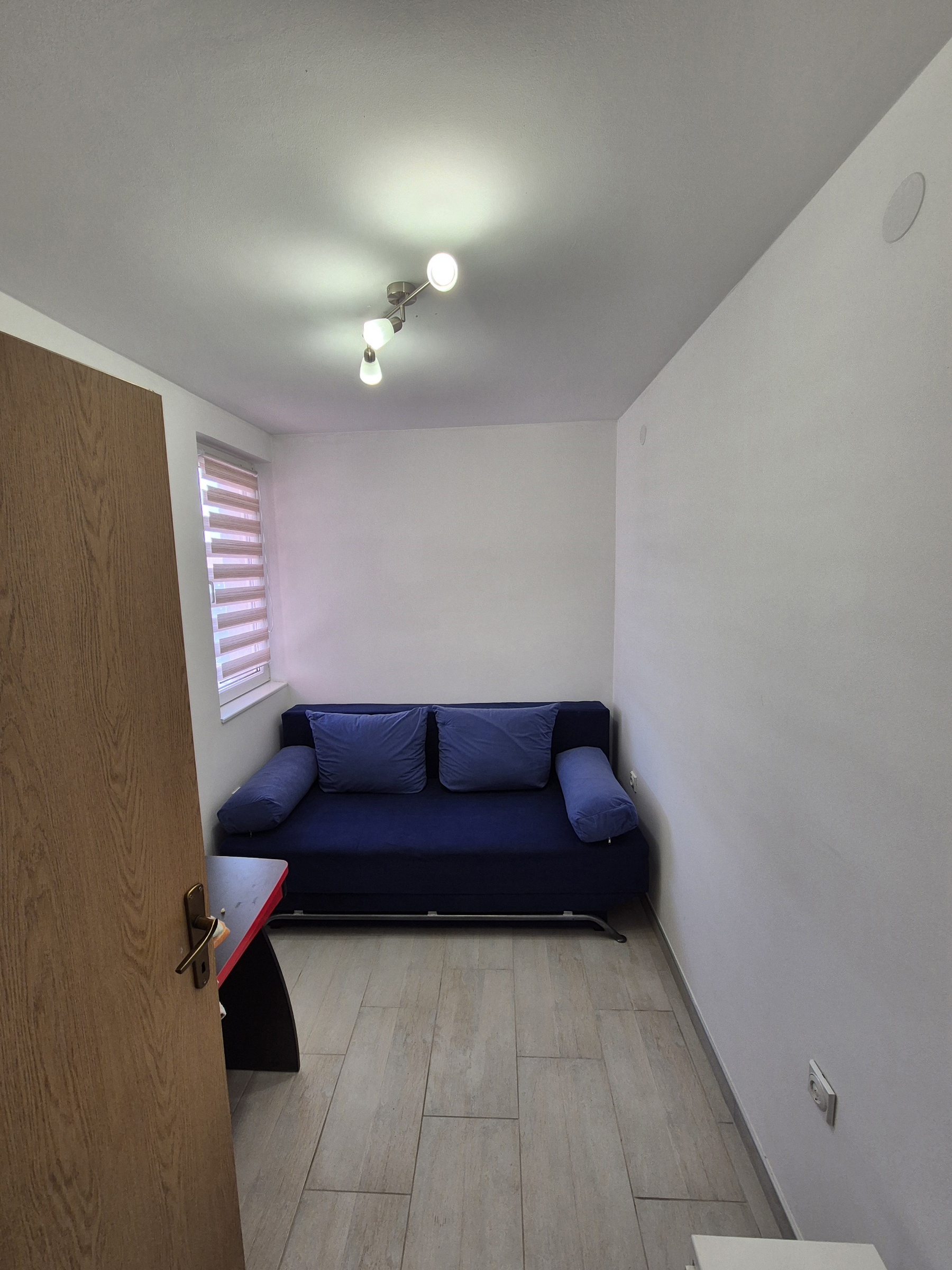 Izdajem dvoiposoban stan 60m2 Pantelej