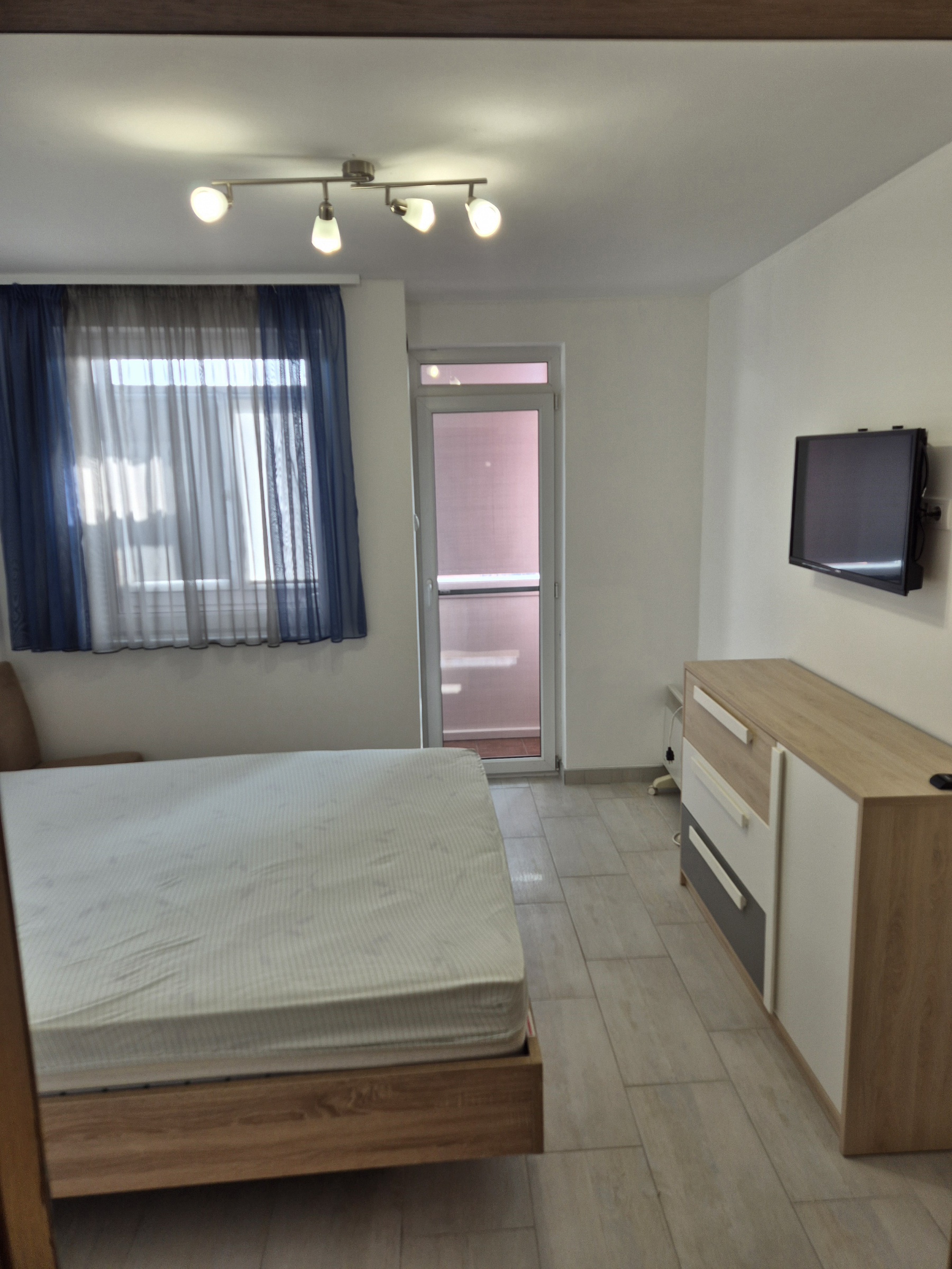 Izdajem dvoiposoban stan 60m2 Pantelej