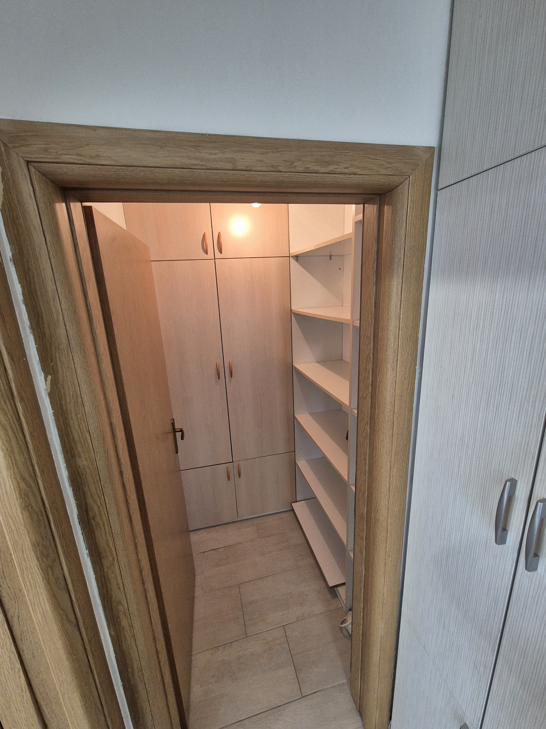 Izdajem dvoiposoban stan 60m2 Pantelej