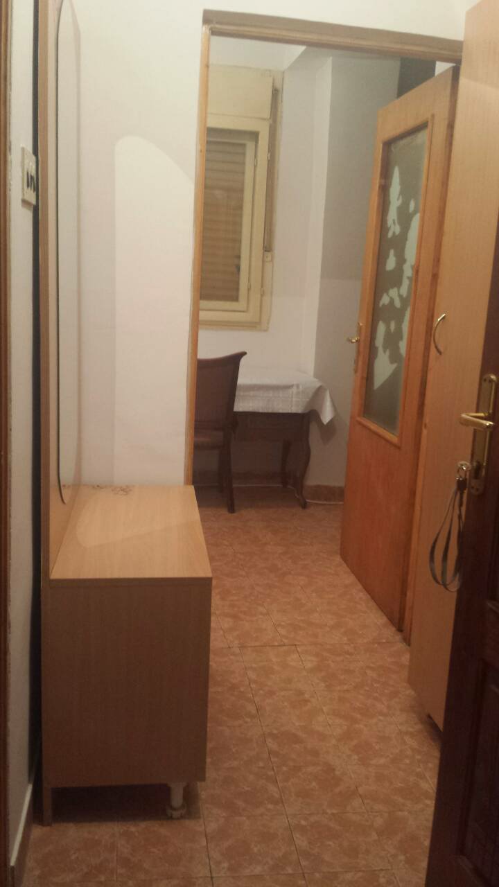 Izdajem kompletno namestenu garsonjeru kod Fakulteta zastita na radu