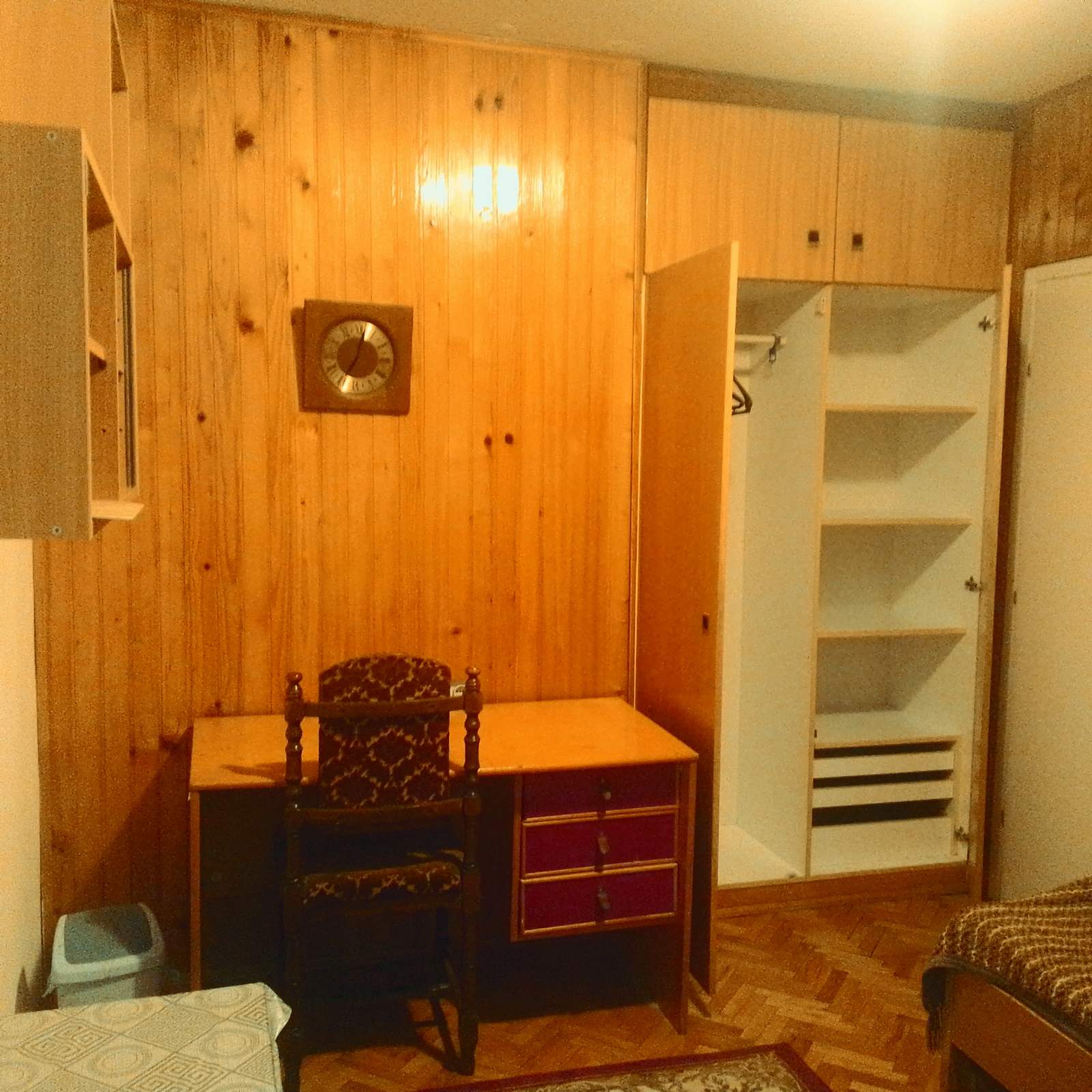 Izdaje se soba u stambenoj zgradi za studenta-muškarca