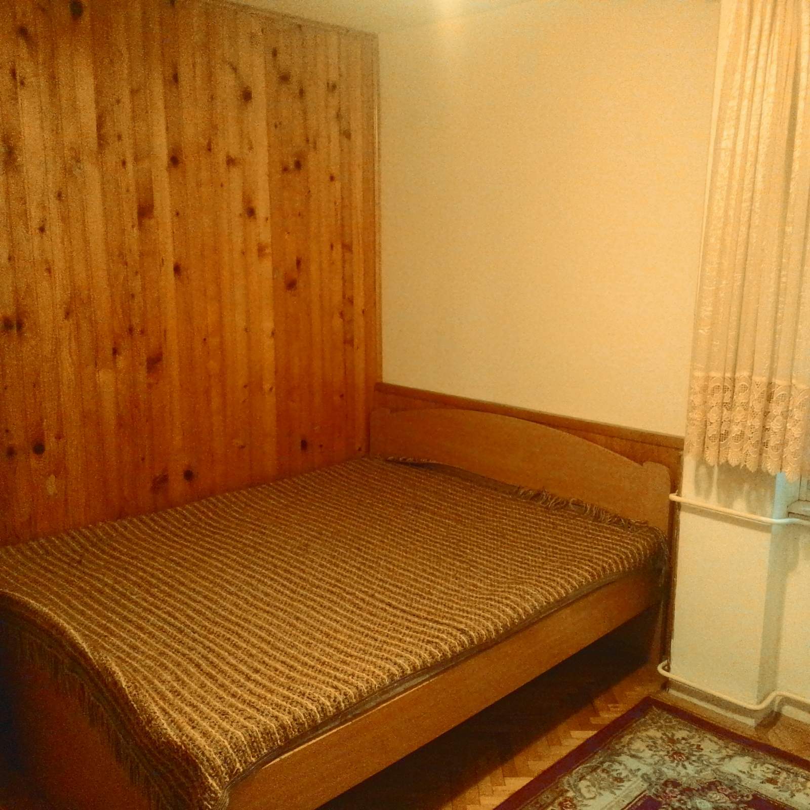 Izdaje se soba u stambenoj zgradi za studenta-muškarca