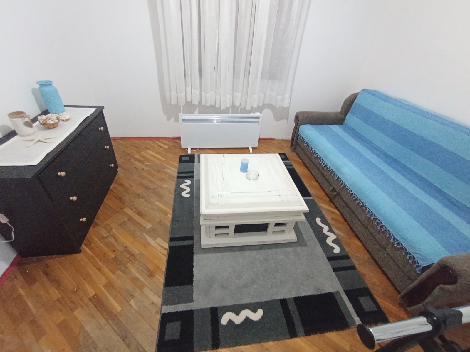 Izdajem namesten sprat u kuci u blizini osnovne skole “Njegos”