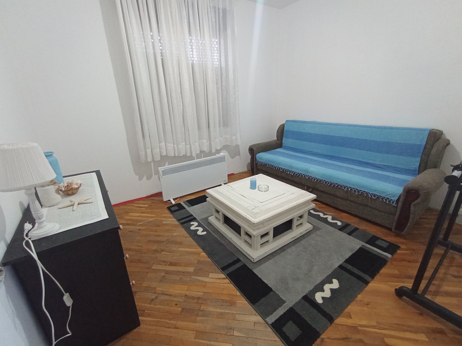 Izdajem namesten sprat u kuci u blizini osnovne skole “Njegos”