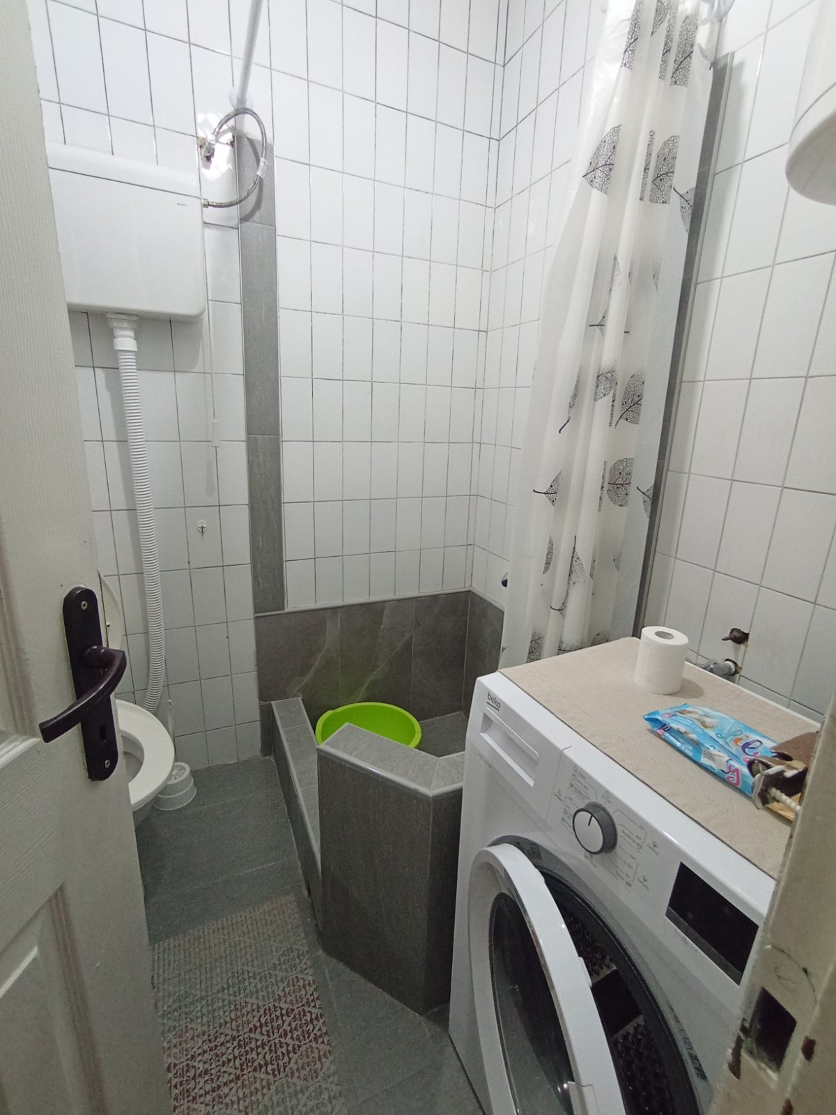 Izdajem namesten sprat u kuci u blizini osnovne skole “Njegos”