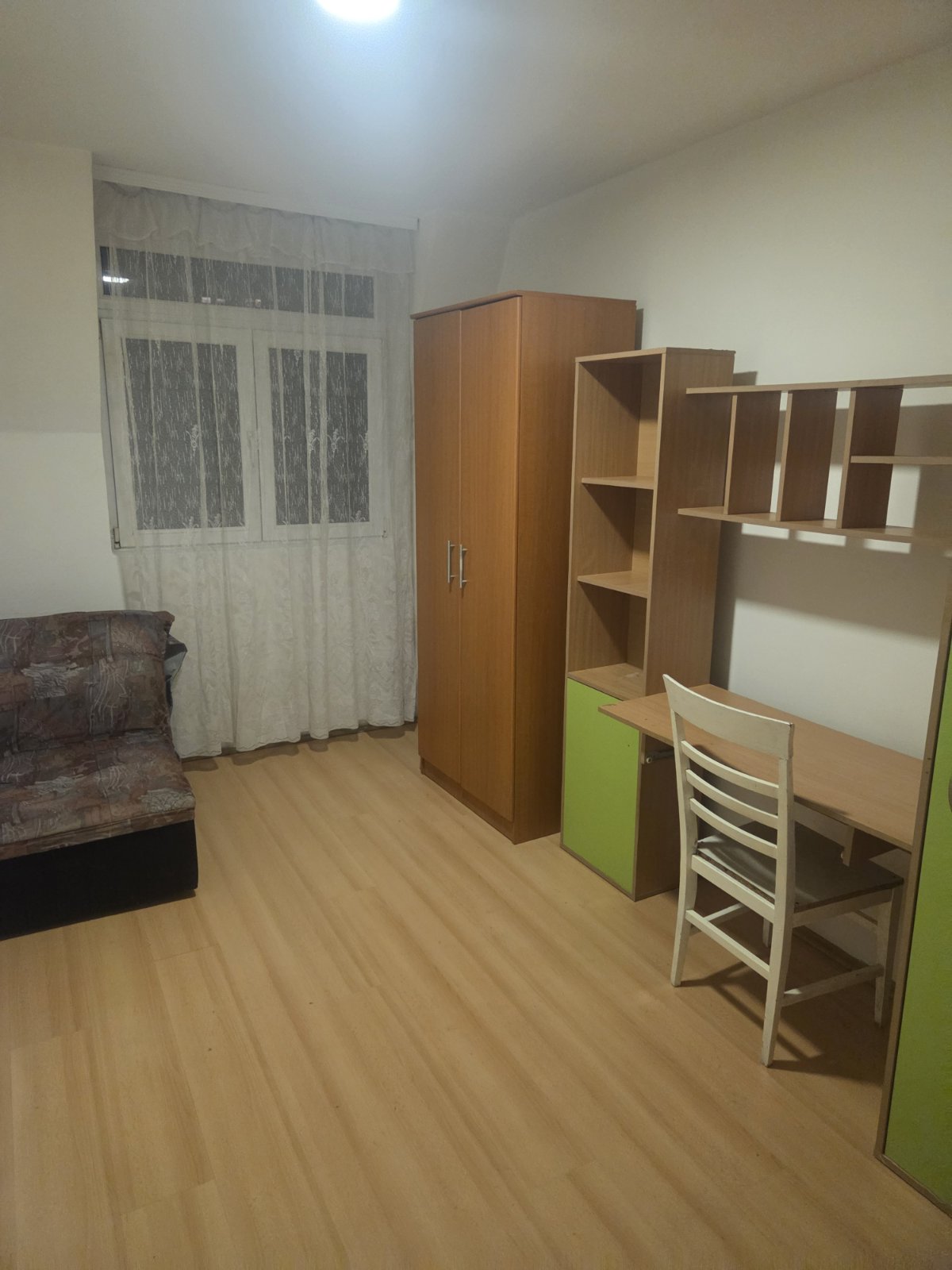 Izdajem namesten stan u zgradi kod Starog groblja