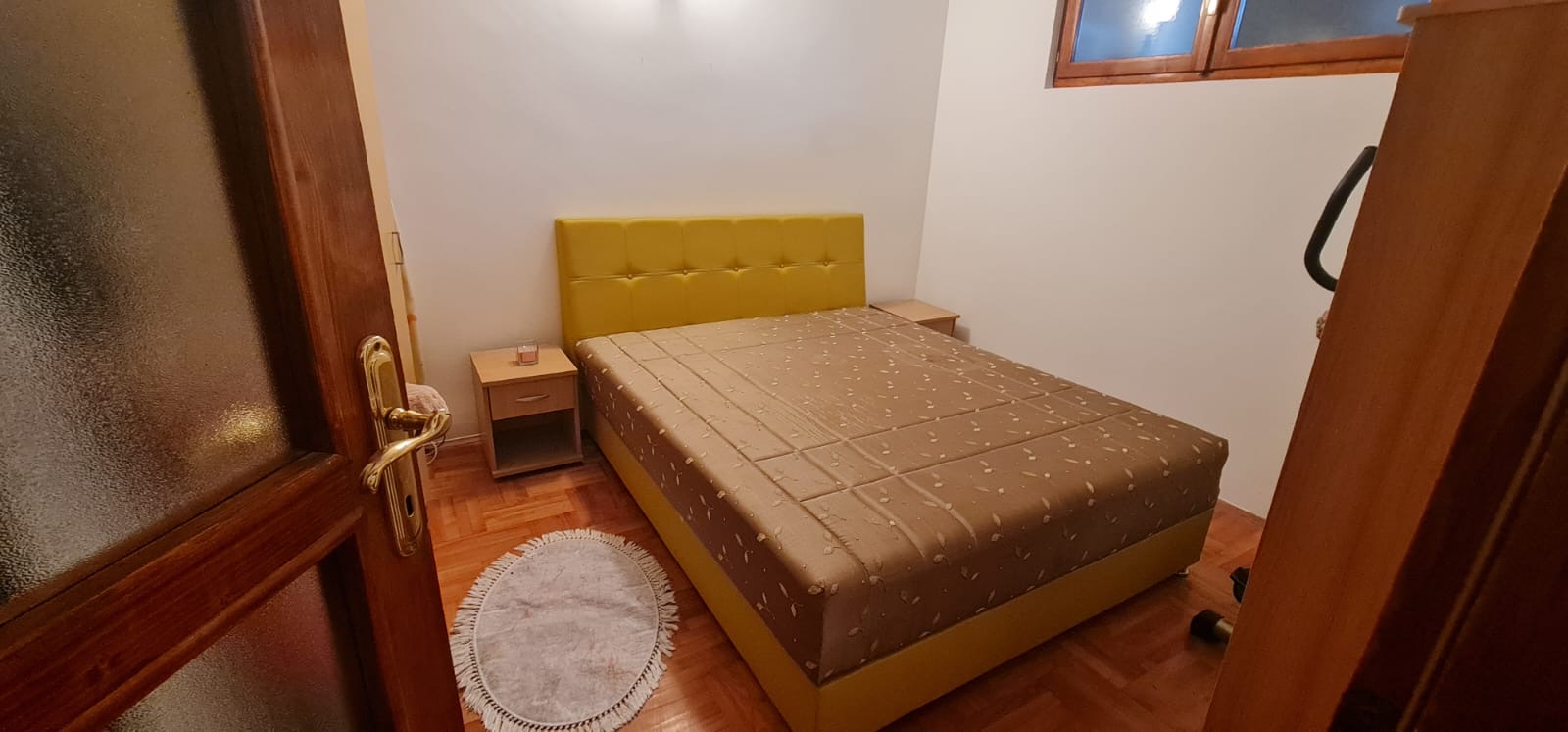 Izdajem stan u centru nisa