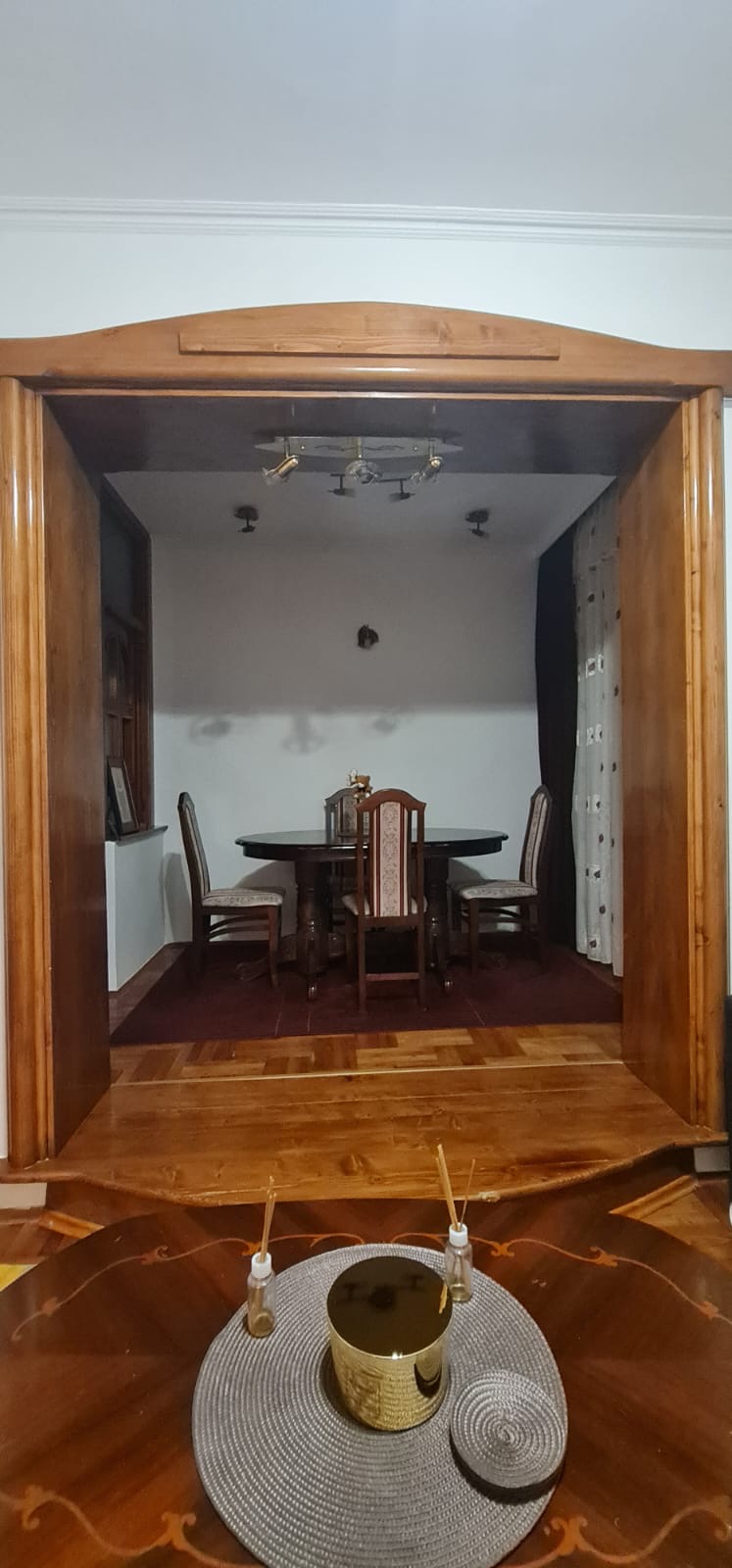 Izdajem stan u centru nisa