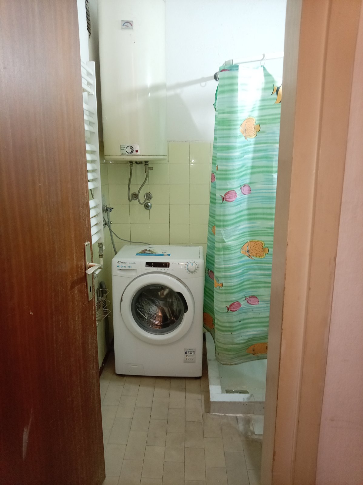 Izdajem garsonjeru na Bulevaru kod parka Svetog Save. Grejanje na struju. Potpuno namestena , klima , ves masina… Useljiva odmah. 0643043036