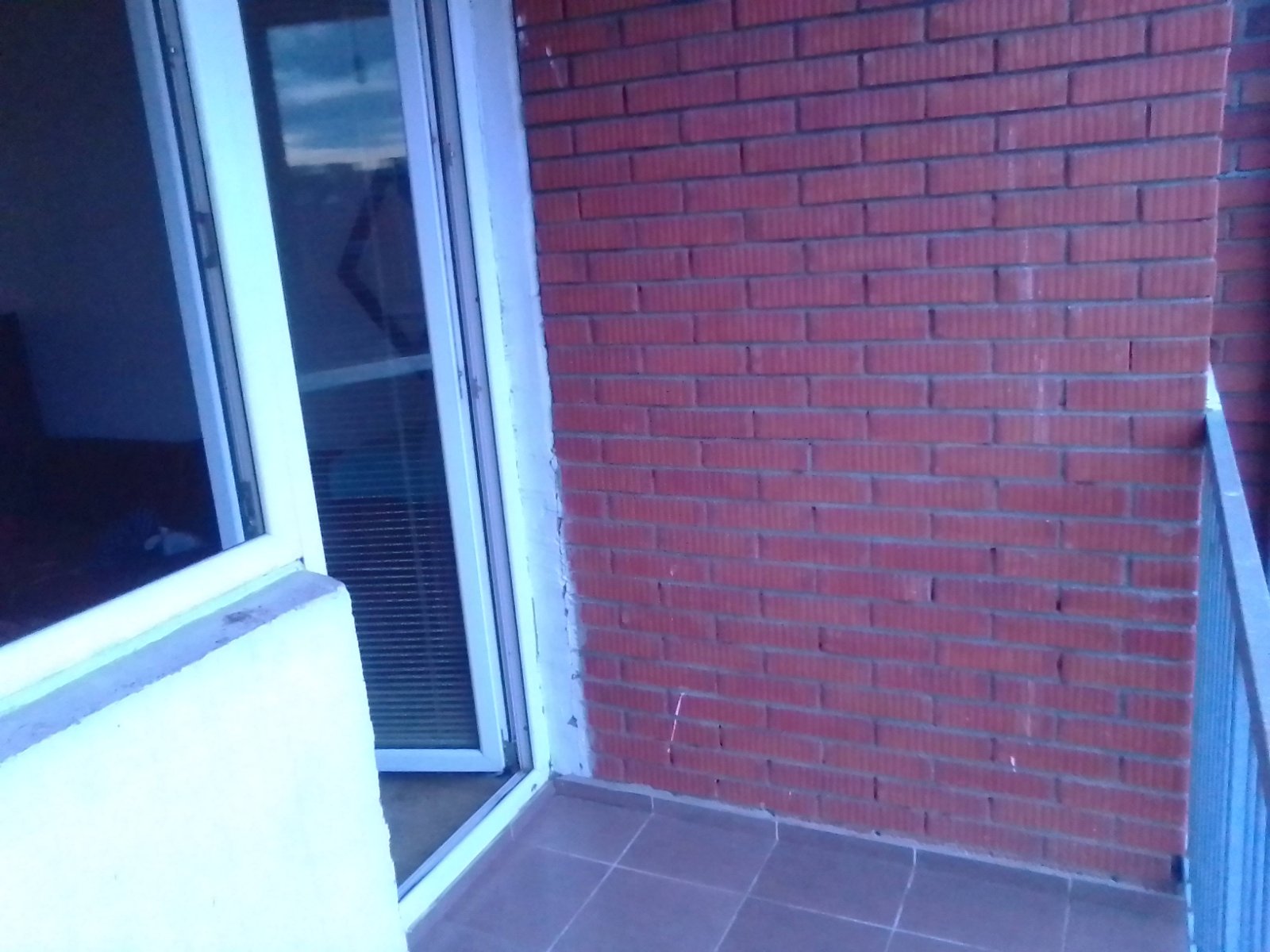 Izdajem namestenu garsonjeru u blizini TC Roda