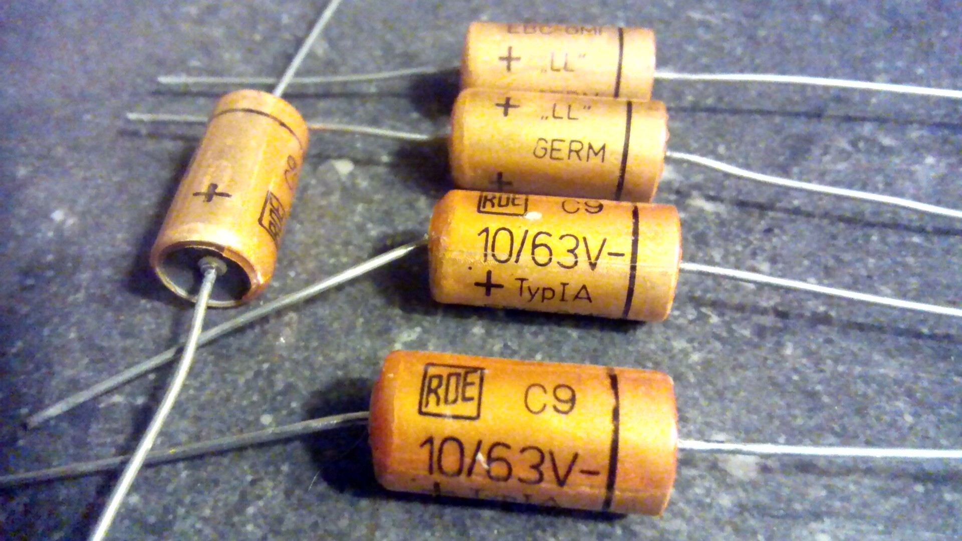 Vishay BC Philips Oscon Rubycon Samsung Samwha Yageo