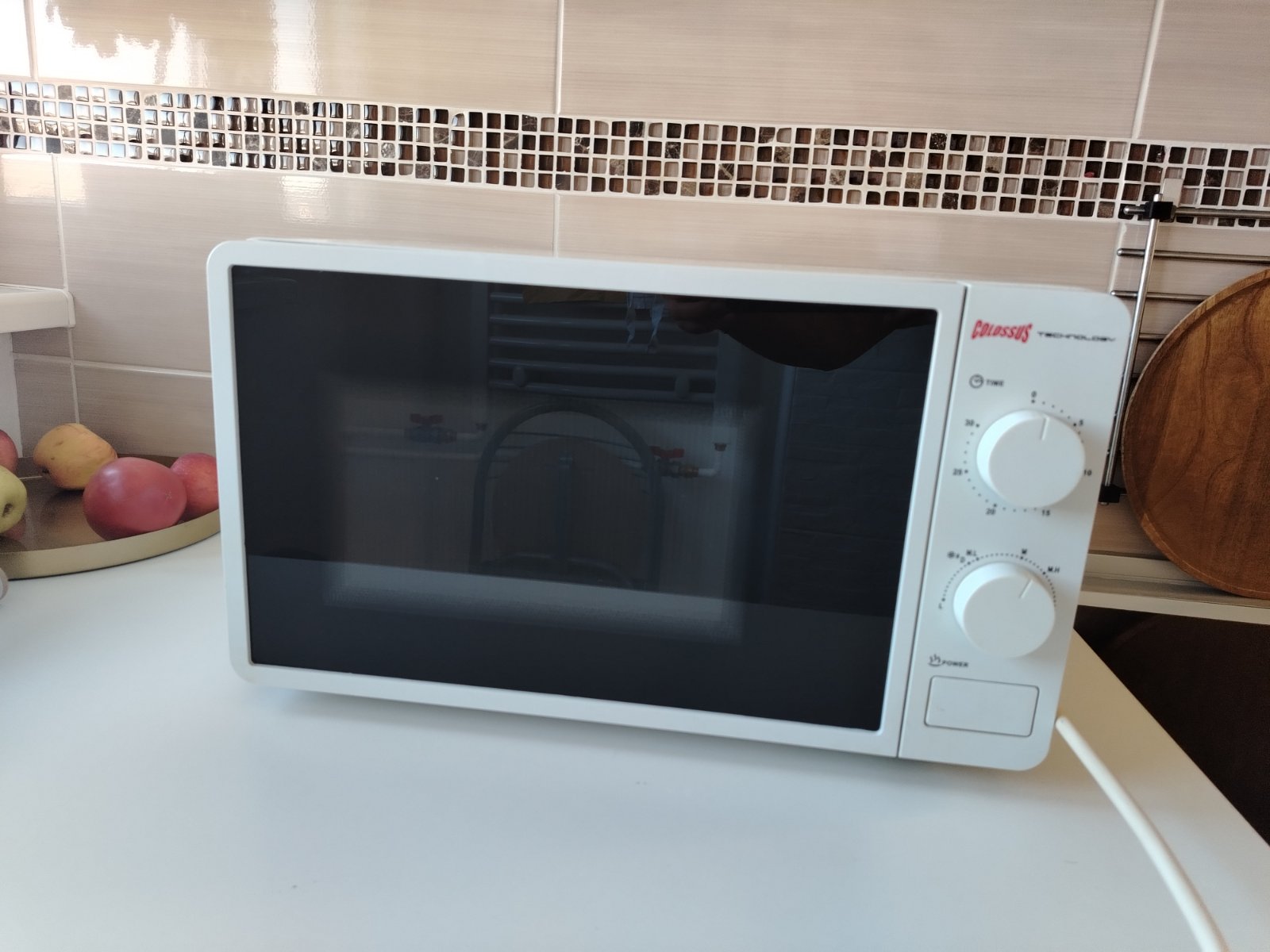 Prodajem mikrotalasnu pec malo korišćena 4000 din 0611727189