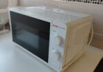 Prodajem mikrotalasnu pec malo korišćena 4000 din 0611727189