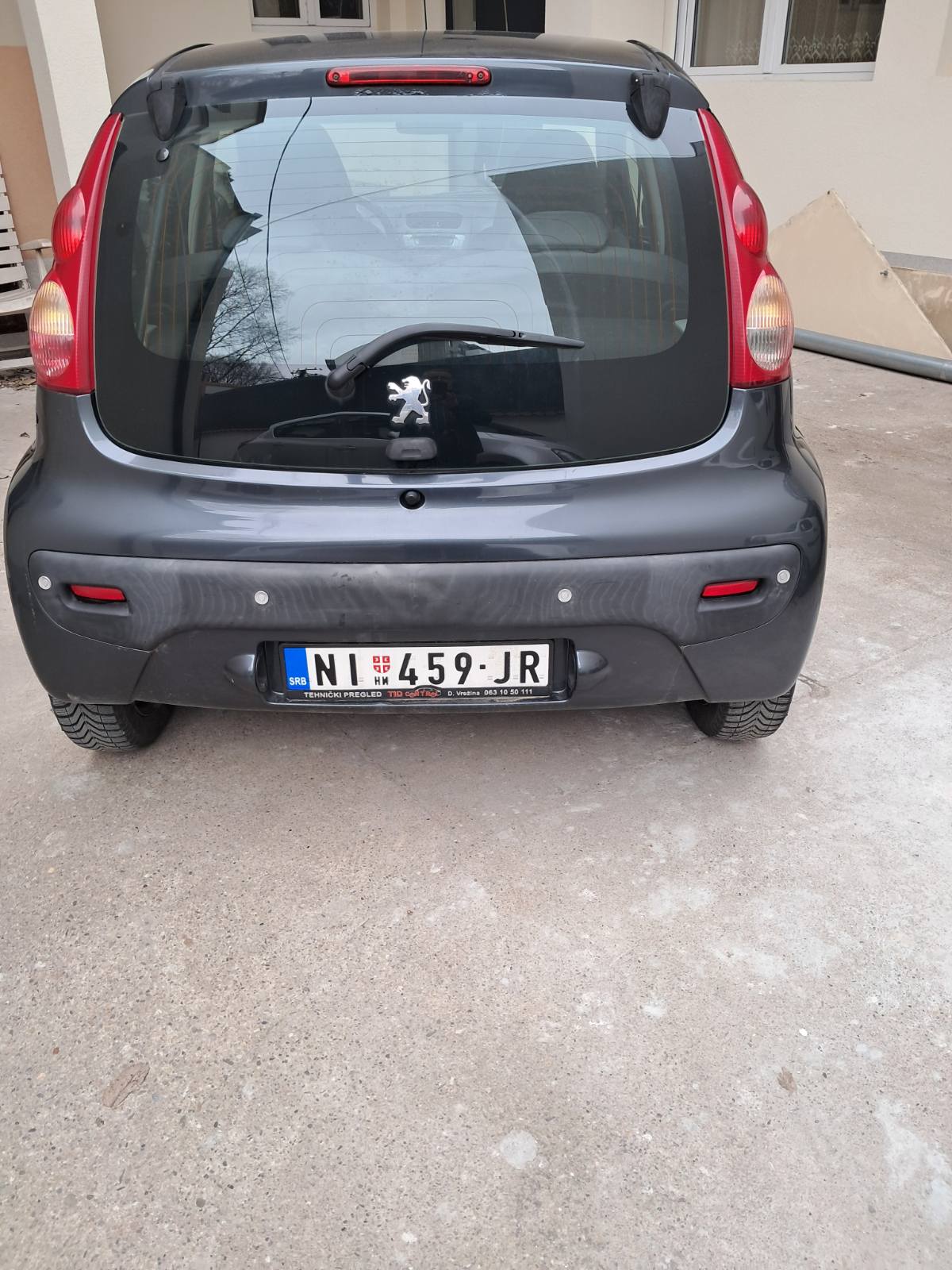 PRODAJEM PEZO 107 BENZINAC