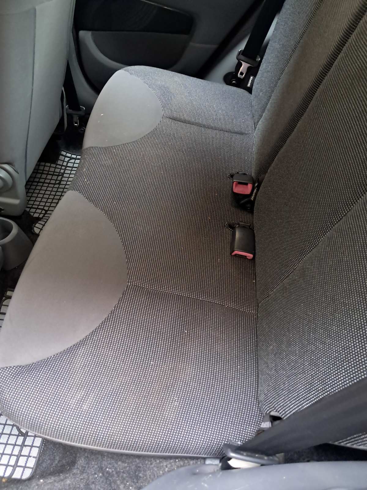 PRODAJEM PEZO 107 BENZINAC