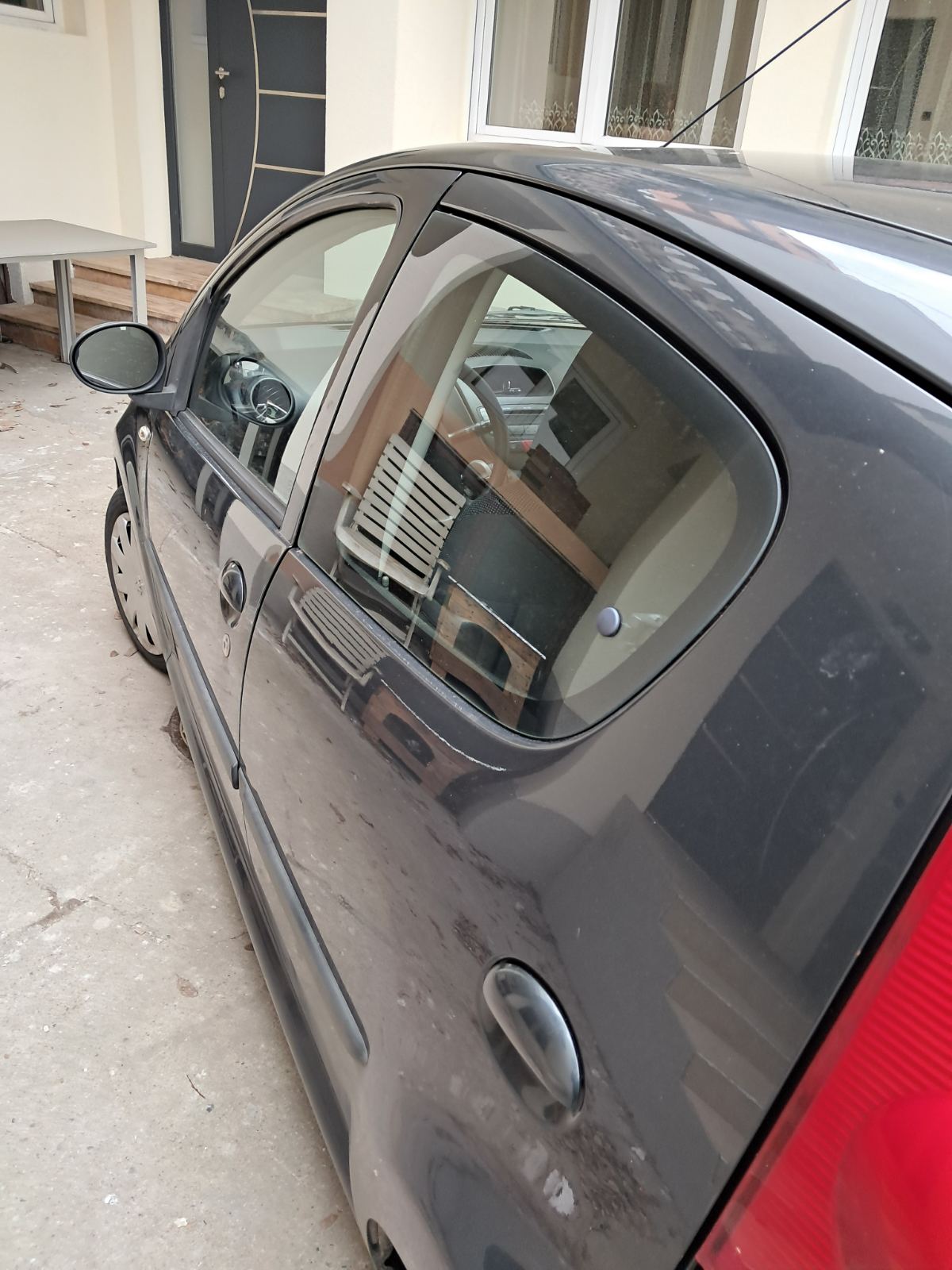 PRODAJEM PEZO 107 BENZINAC