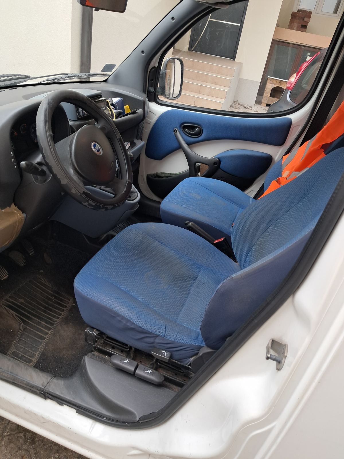 PRODAJEM FIJAT DOBLO