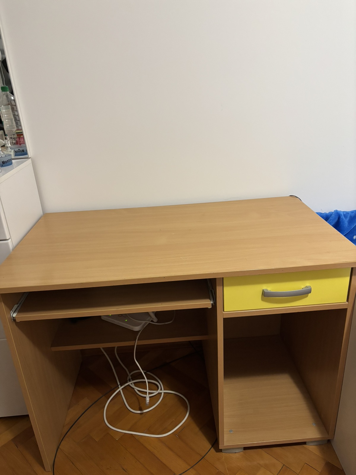 Radni sto na prodaju