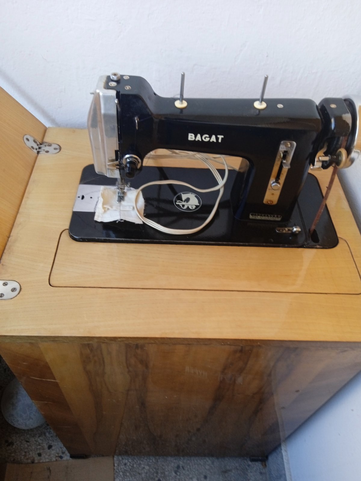 Sivaca masina na nozni i elekricni pogon “BAGAT” cena 100 eura 0637323200