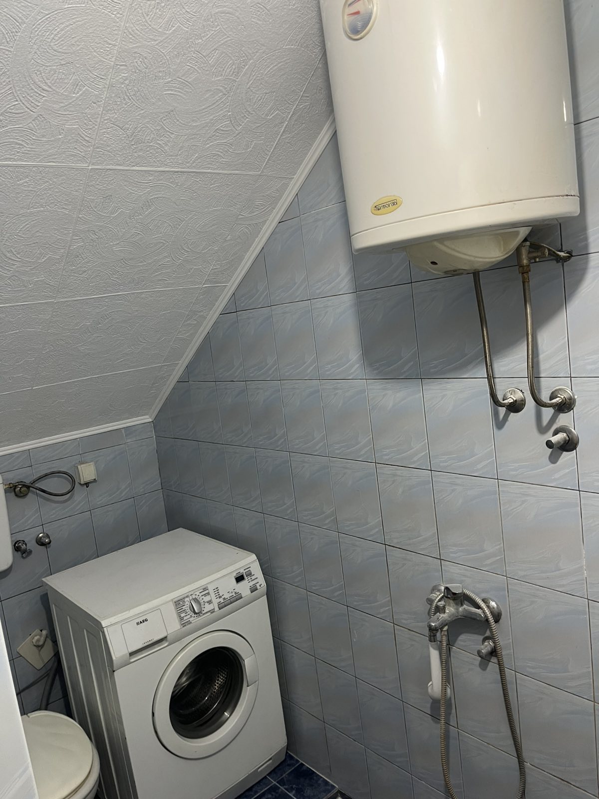 Izdajem namesten stan u kuci, poseban ulaz