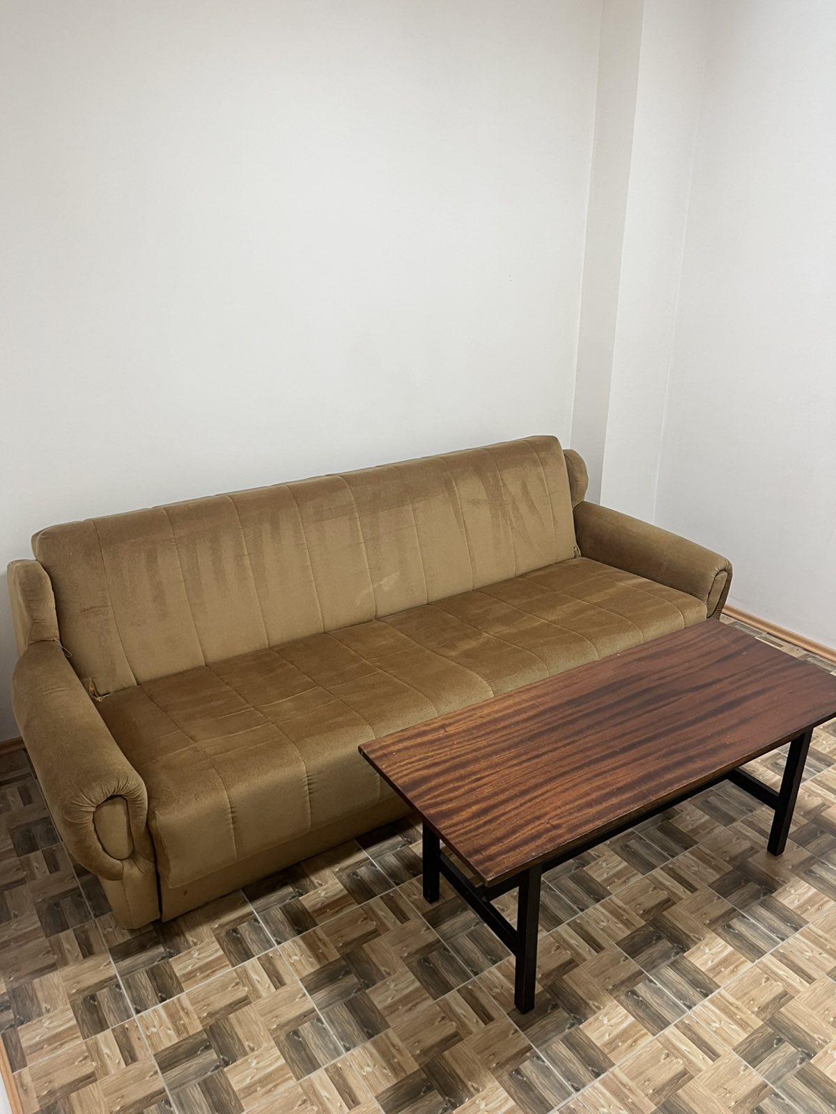 Izdajem namesten stan u kuci, poseban ulaz