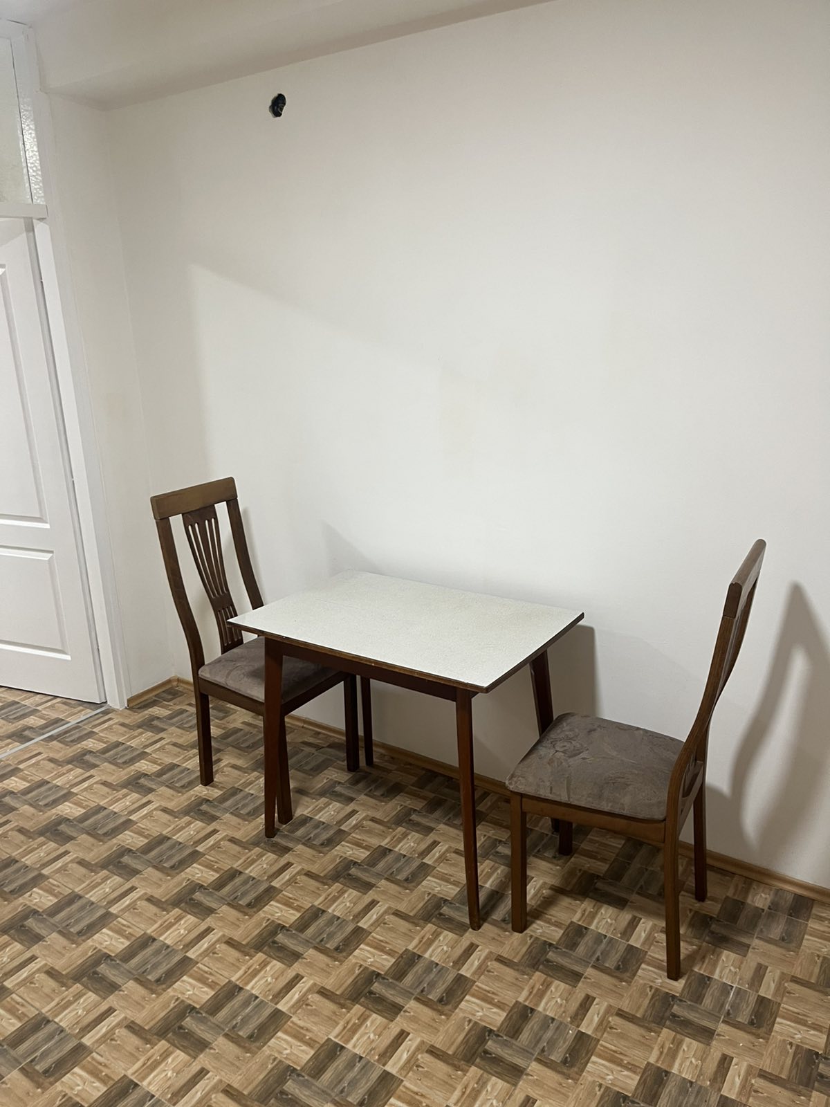 Izdajem namesten stan u kuci, poseban ulaz