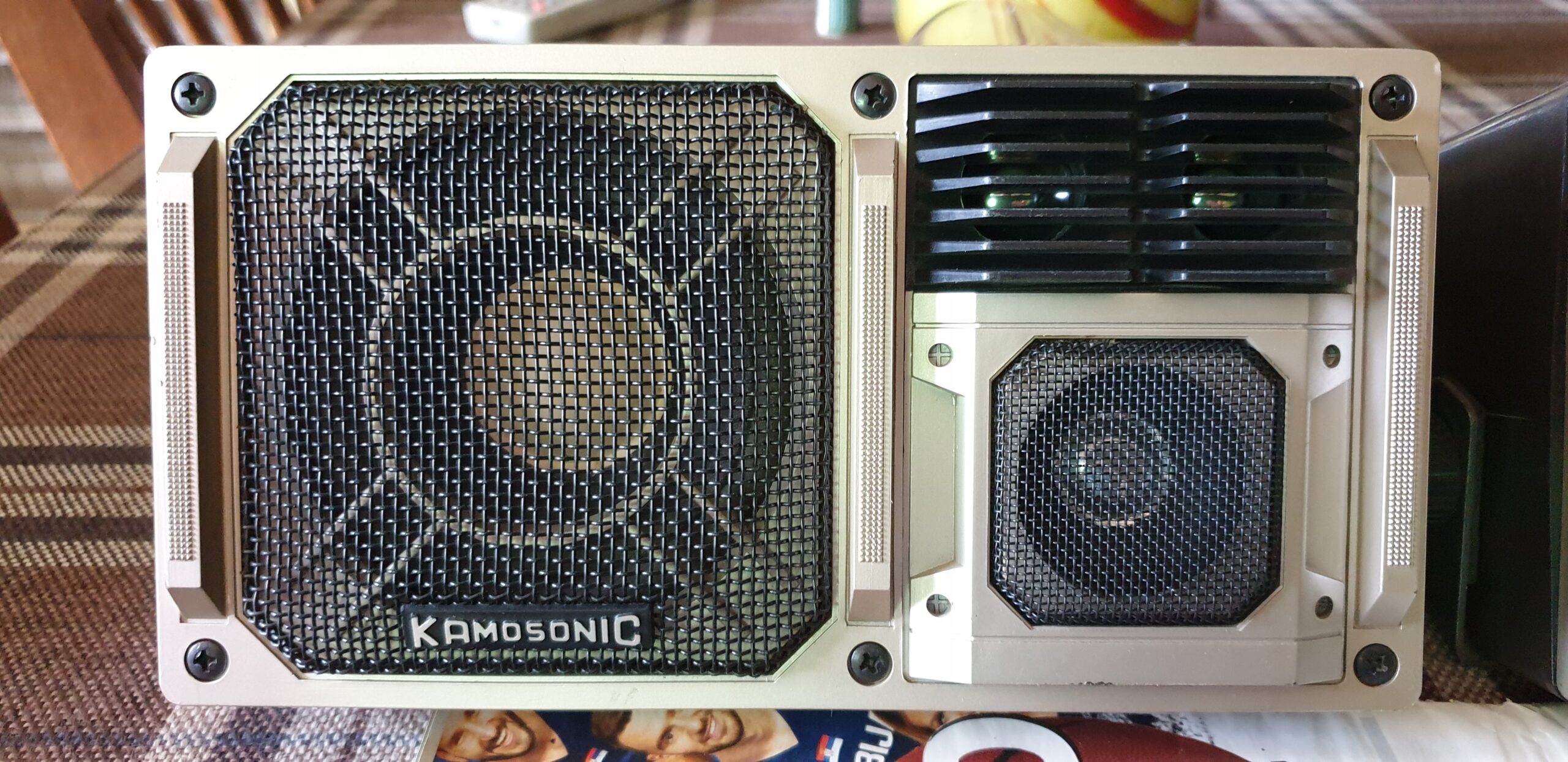 Retro zvučnici za auto