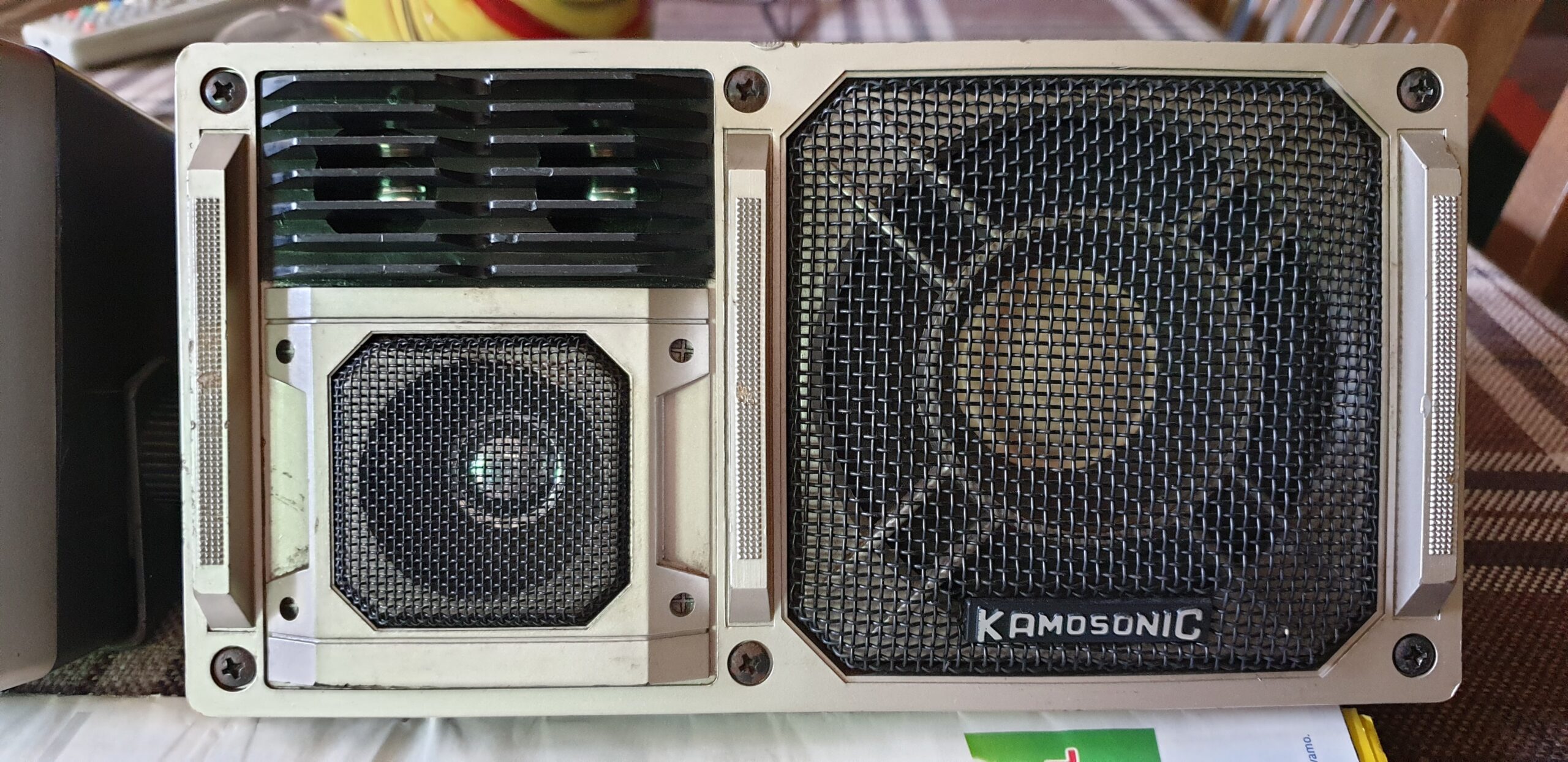 Retro zvučnici za auto