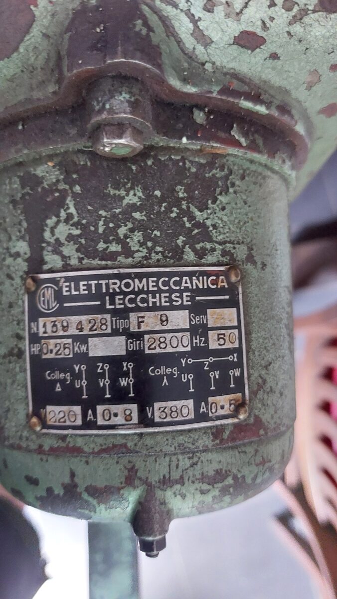 Oštrilica trakastih testera Primultini