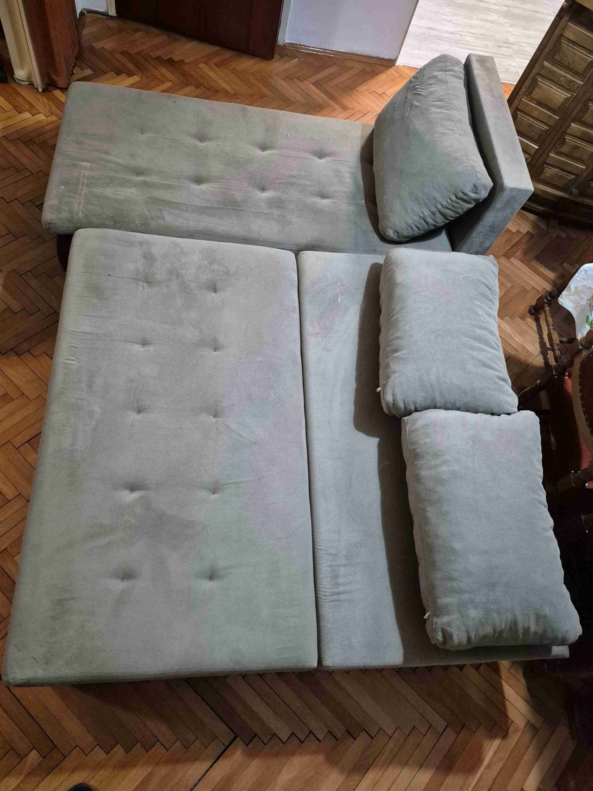 Prodajem Ugaonu garnituru