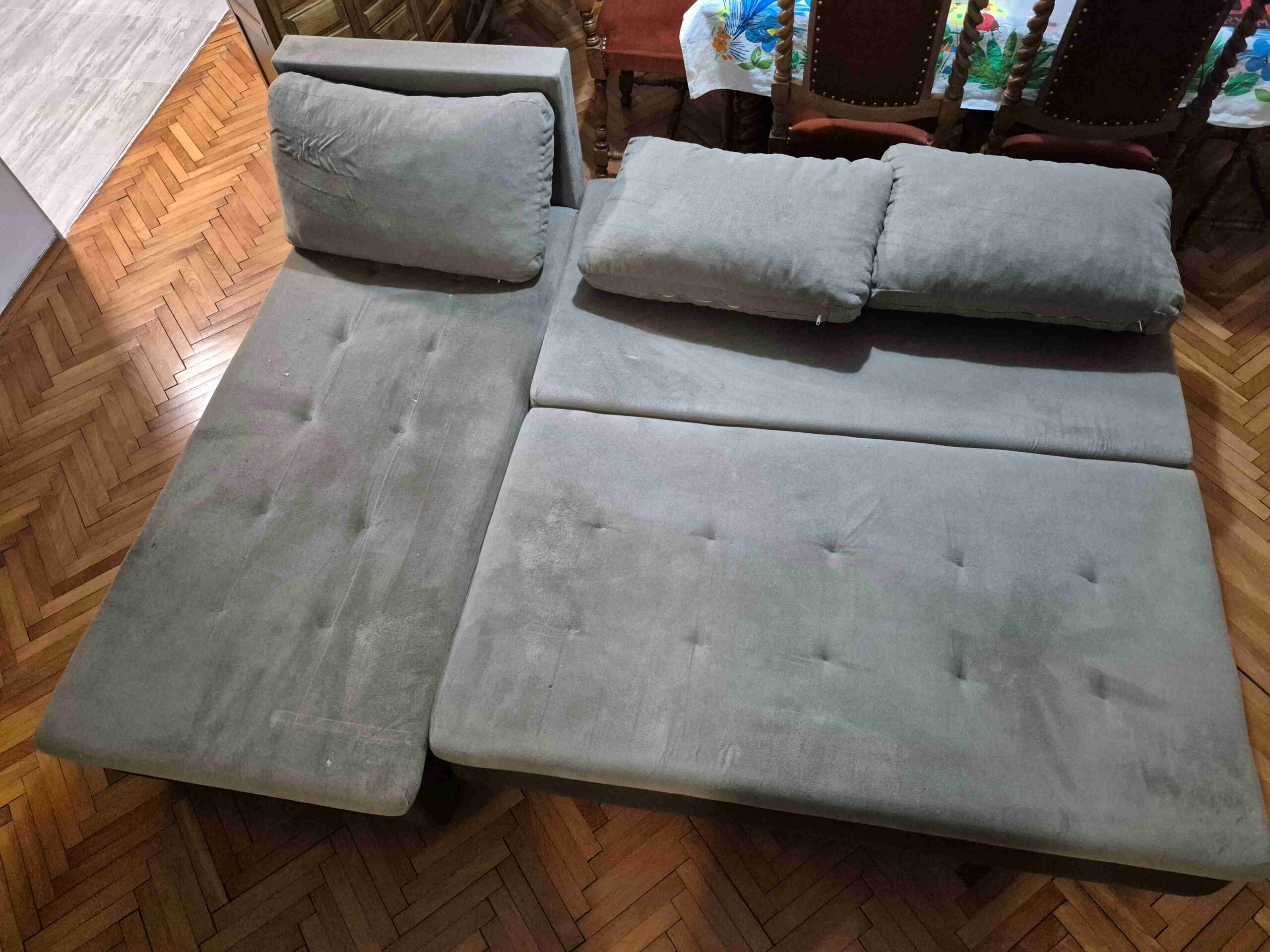 Prodajem Ugaonu garnituru