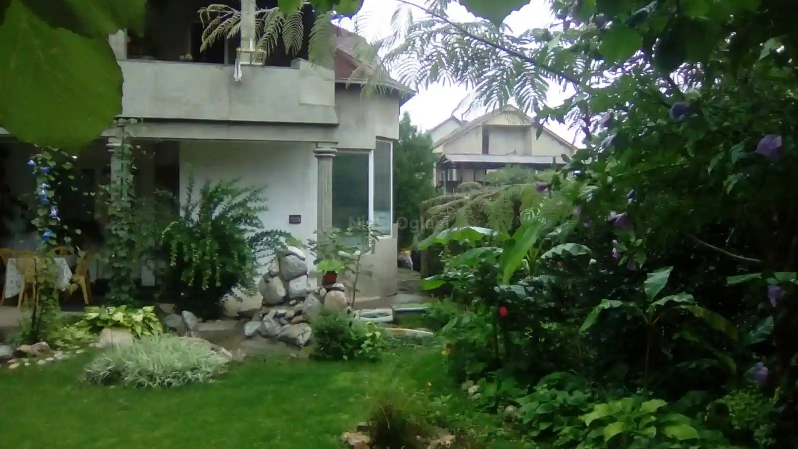 Izdajem namešten stan u prizemlju kuće u Brzom Brdu