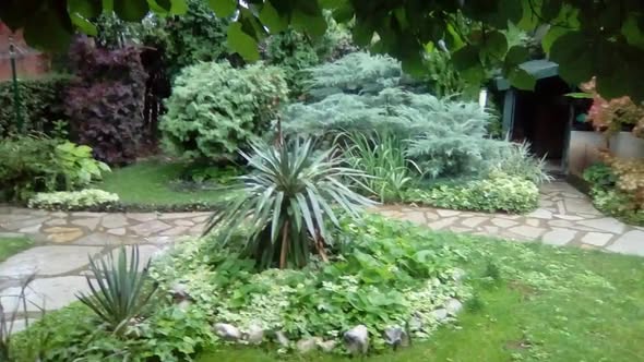 Izdajem namešten stan u prizemlju kuće u Brzom Brdu