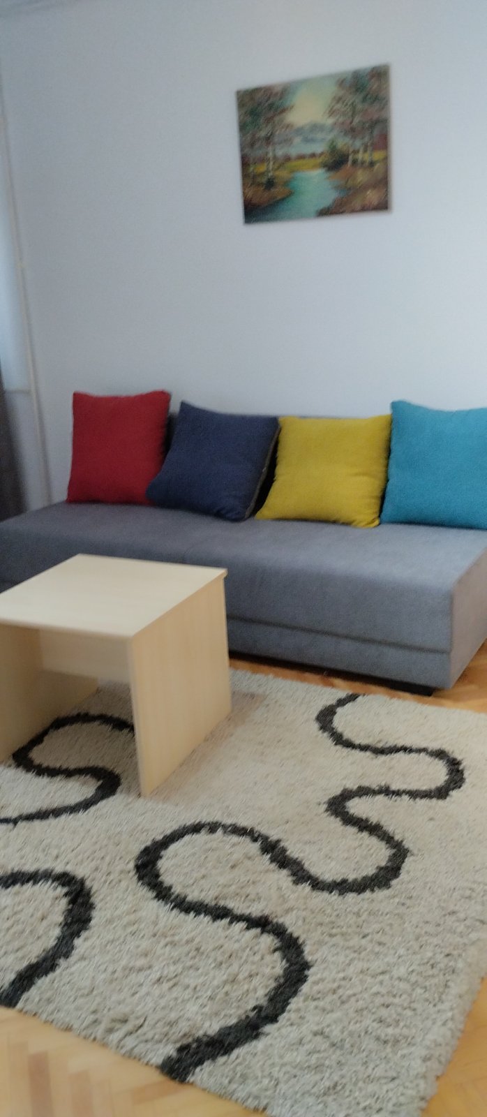 Izdajem namesten dvosoban stan na Bulevaru Nemanjica preko puta Maxija. 0642924660 Nina