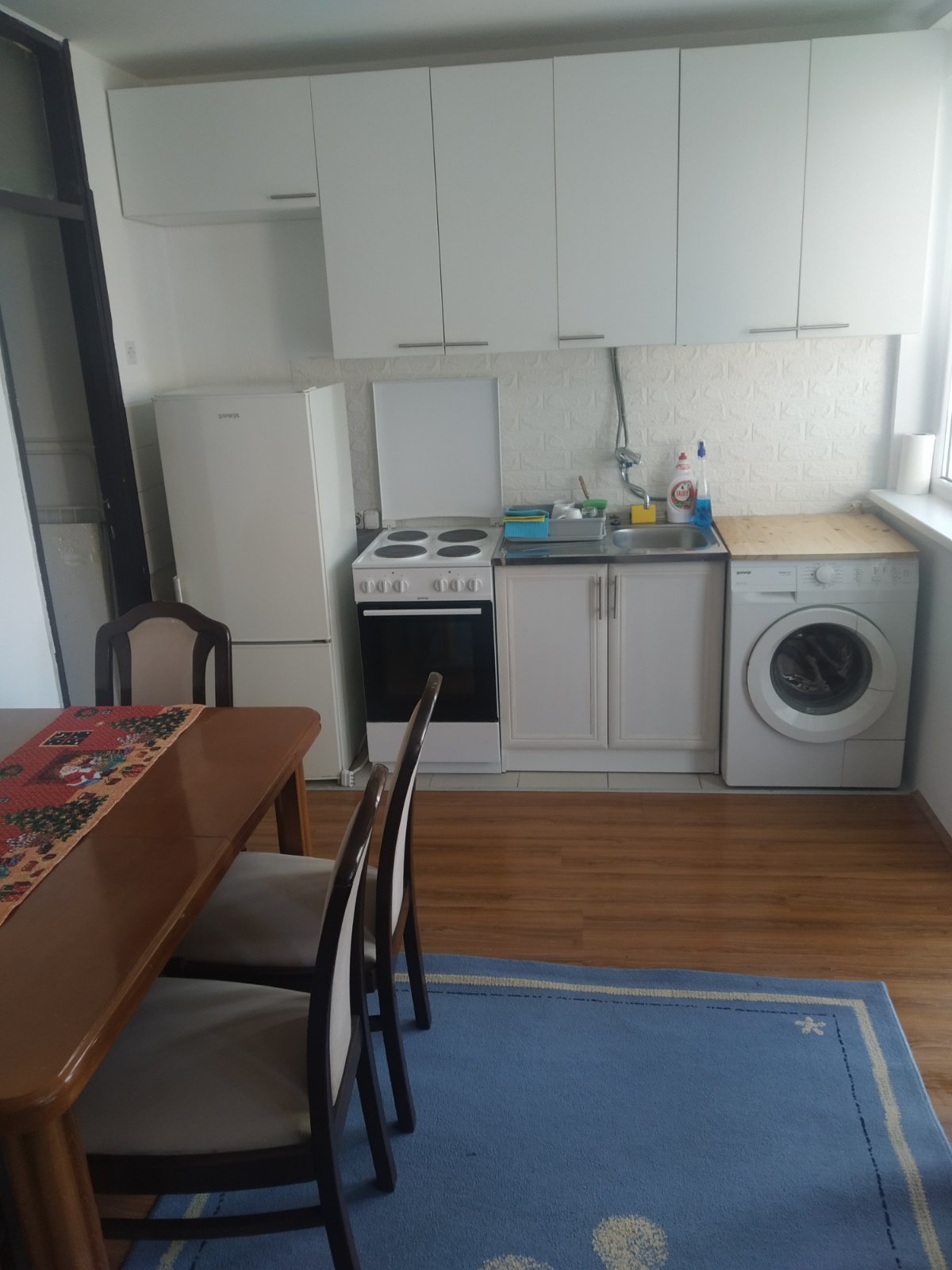 Izdajem namesten jednosoban stan naselje Crvena Zvezda ulica Triglavska 4 II sprat, grejanje TA. Stan se izdaje na duzi vremenski period. Cena 20000 din. 0641220975