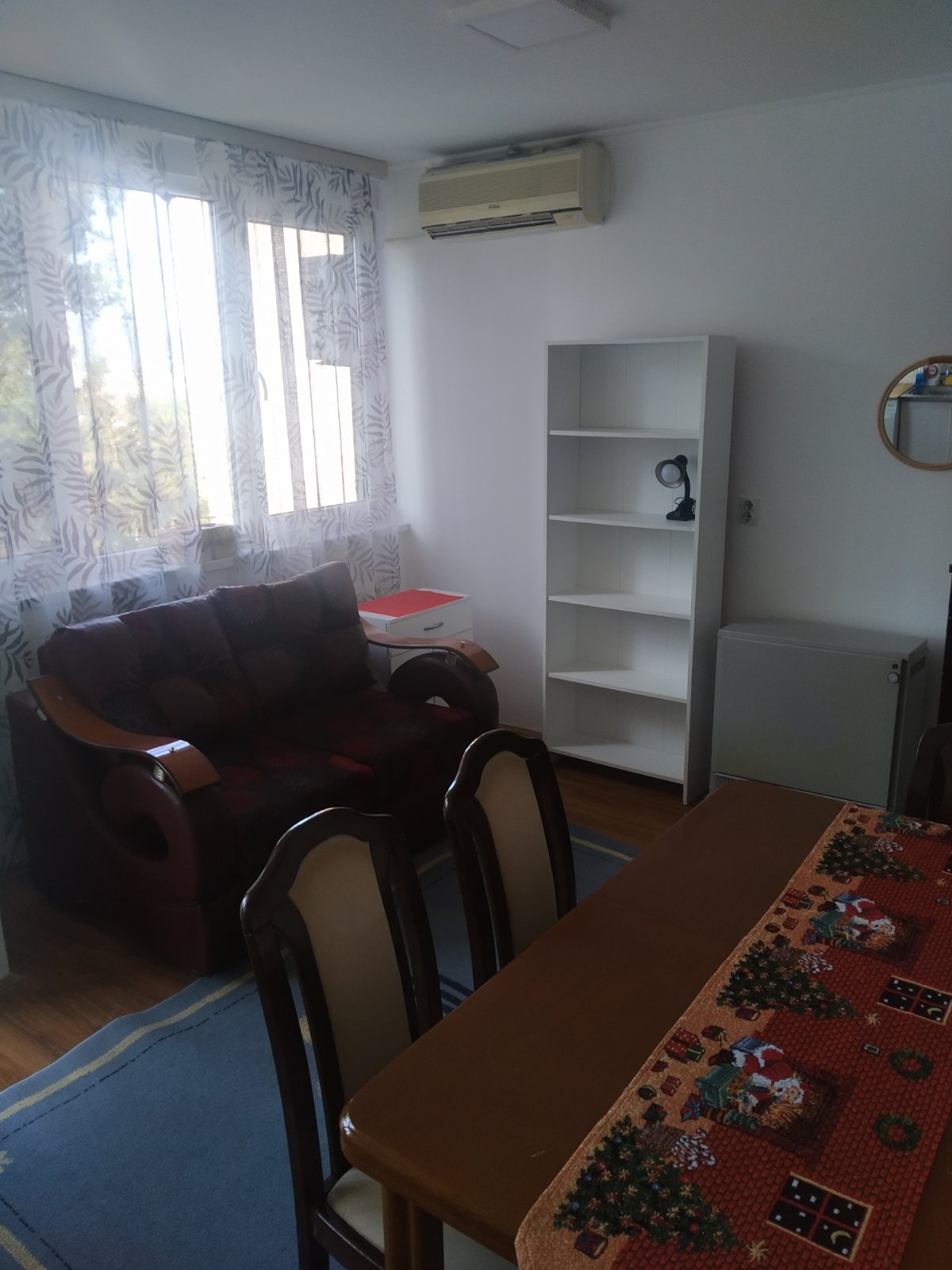 Izdajem namesten jednosoban stan naselje Crvena Zvezda ulica Triglavska 4 II sprat, grejanje TA. Stan se izdaje na duzi vremenski period. Cena 20000 din. 0641220975